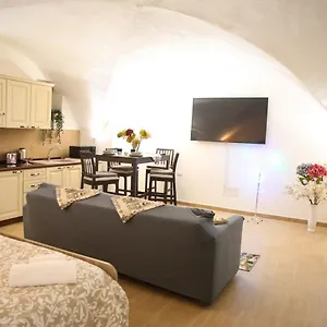 Domus Ursino Comfort Aeroporto di Catania Fontana Rossa